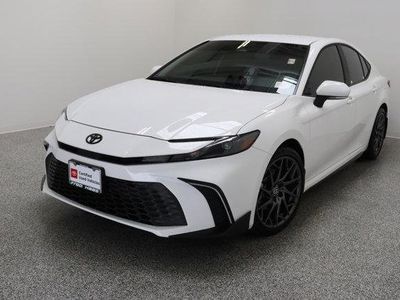 2026 Toyota Camry FWD - Photo 2
