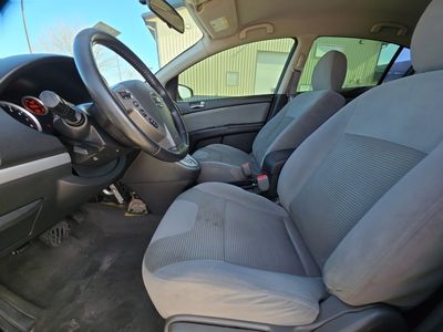 2012 Nissan Sentra — photo 9 view