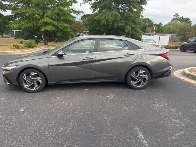 2025 Hyundai Elantra - Photo 7