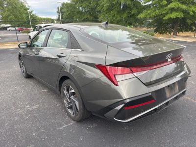 2025 Hyundai Elantra - Photo 6