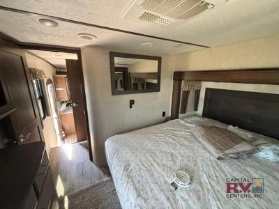 2018 Keystone RV Cougar — photo 34 view
