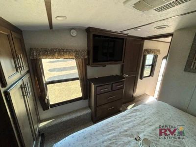 2018 Keystone RV Cougar — photo 35 view
