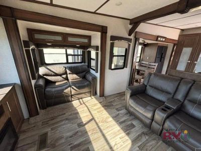 2018 Keystone RV Cougar — photo 21 view