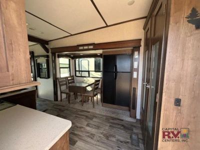 2018 Keystone RV Cougar — photo 11 view
