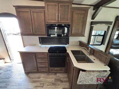 2018 Keystone RV Cougar — photo 16 view