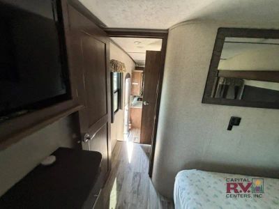 2018 Keystone RV Cougar — photo 36 view