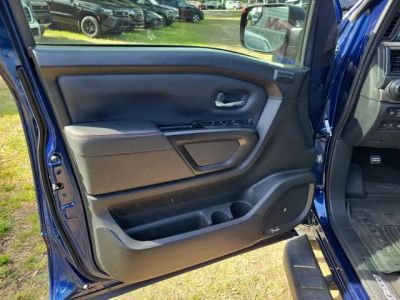 2024 Nissan Titan — photo 8 view