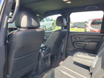 2024 Nissan Titan — photo 25 view