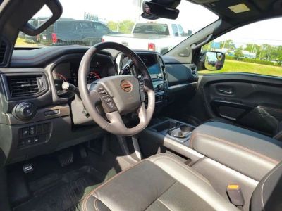 2024 Nissan Titan — photo 10 view