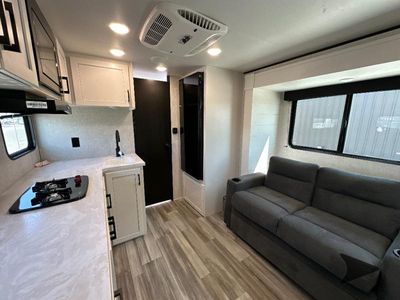 2025 Jayco Jay Flight SLX - Photo 11