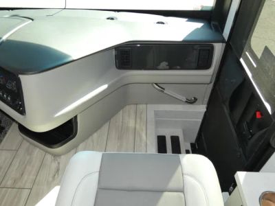 2026 Holiday Rambler Endeavor — photo 10 view