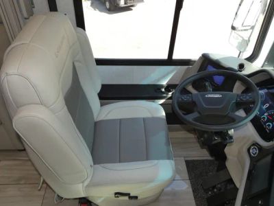 2026 Holiday Rambler Endeavor — photo 8 view