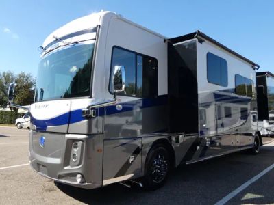 2026 Holiday Rambler Endeavor — side profile view