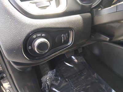 2023 Jeep Renegade - Photo 13