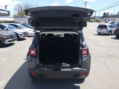 2023 Jeep Renegade - Photo 11