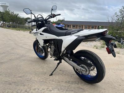 2025 Suzuki DR-Z4SM - Photo 4