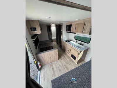 2025 Gulf Stream RV Kingsport Ultra Lite - Photo 9
