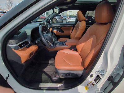 2025 Toyota Highlander - Photo 8