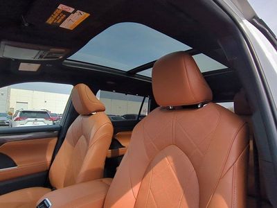 2025 Toyota Highlander - Photo 10