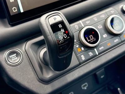 2023 Land Rover Defender — photo 28 view