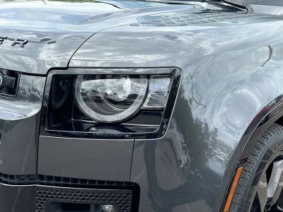 2023 Land Rover Defender — photo 9 view