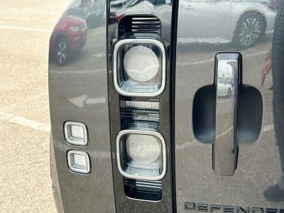 2023 Land Rover Defender — photo 10 view