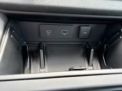 2023 Land Rover Defender — photo 30 view