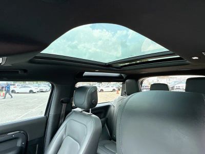 2023 Land Rover Defender — photo 26 view