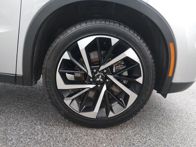 2024 Mitsubishi Outlander - Photo 10
