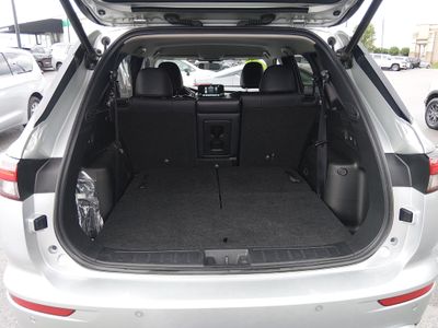 2024 Mitsubishi Outlander - Photo 11