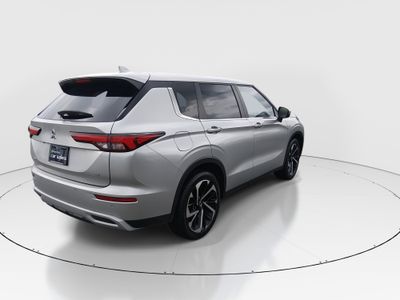 2024 Mitsubishi Outlander - Photo 7
