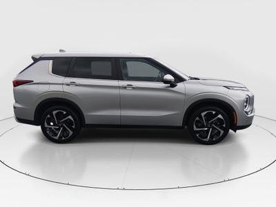 2024 Mitsubishi Outlander - Photo 8