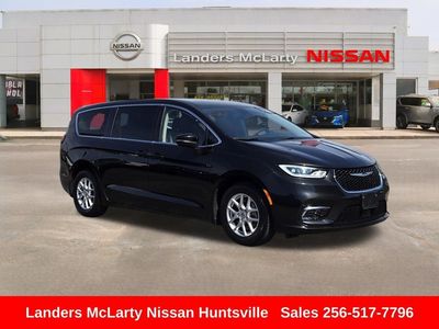 2023 Chrysler Pacifica Touring L — front three-quarter view