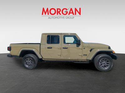 2026 Jeep Gladiator — photo 8 view