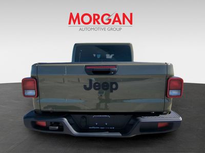2026 Jeep Gladiator — photo 7 view