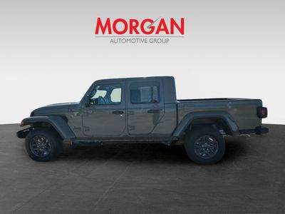 2026 Jeep Gladiator — photo 9 view