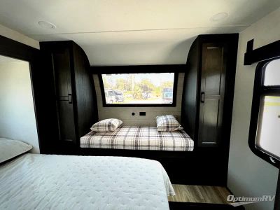 2027 Venture RV SportTrek Touring Edition — photo 15 view