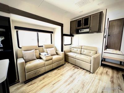 2027 Venture RV SportTrek Touring Edition — detail view
