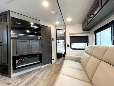 2025 Venture SportTrek - Photo 6