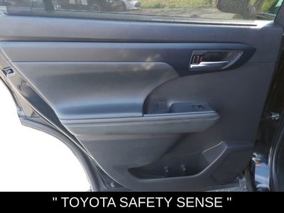 2022 Toyota Highlander XLE - Photo 16