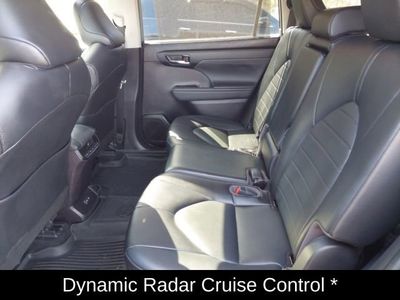 2022 Toyota Highlander XLE - Photo 17