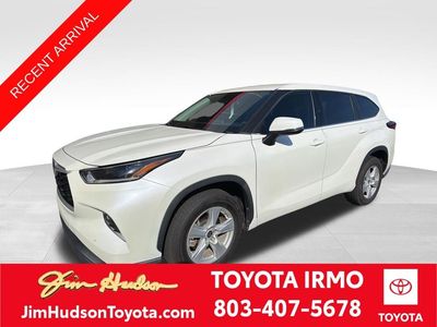 2021 Toyota Highlander LE - Photo 1