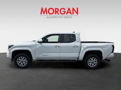 2024 Toyota Tacoma — photo 8 view
