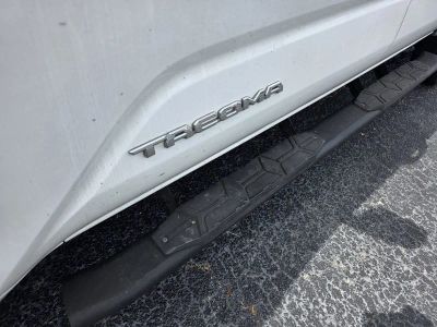 2024 Toyota Tacoma — photo 10 view