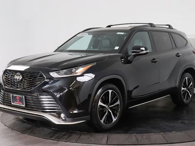 2021 Toyota Highlander - Photo 1