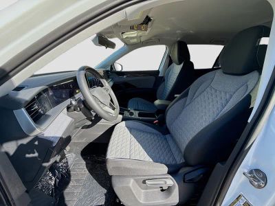 2026 Volkswagen Tiguan — photo 16 view