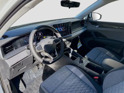 2026 Volkswagen Tiguan — photo 9 view