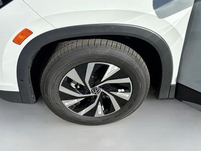 2026 Volkswagen Tiguan — photo 26 view