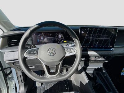 2026 Volkswagen Tiguan — photo 10 view