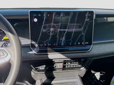 2026 Volkswagen Tiguan — photo 12 view